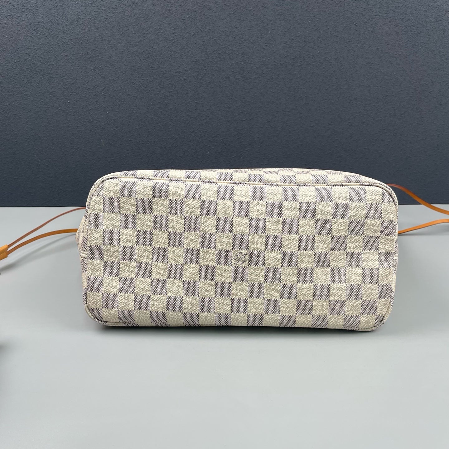 Louis Vuitton - Neverfull MM - Damier Azur coated canvas with natural cowhide leather trim - White - (Medium)