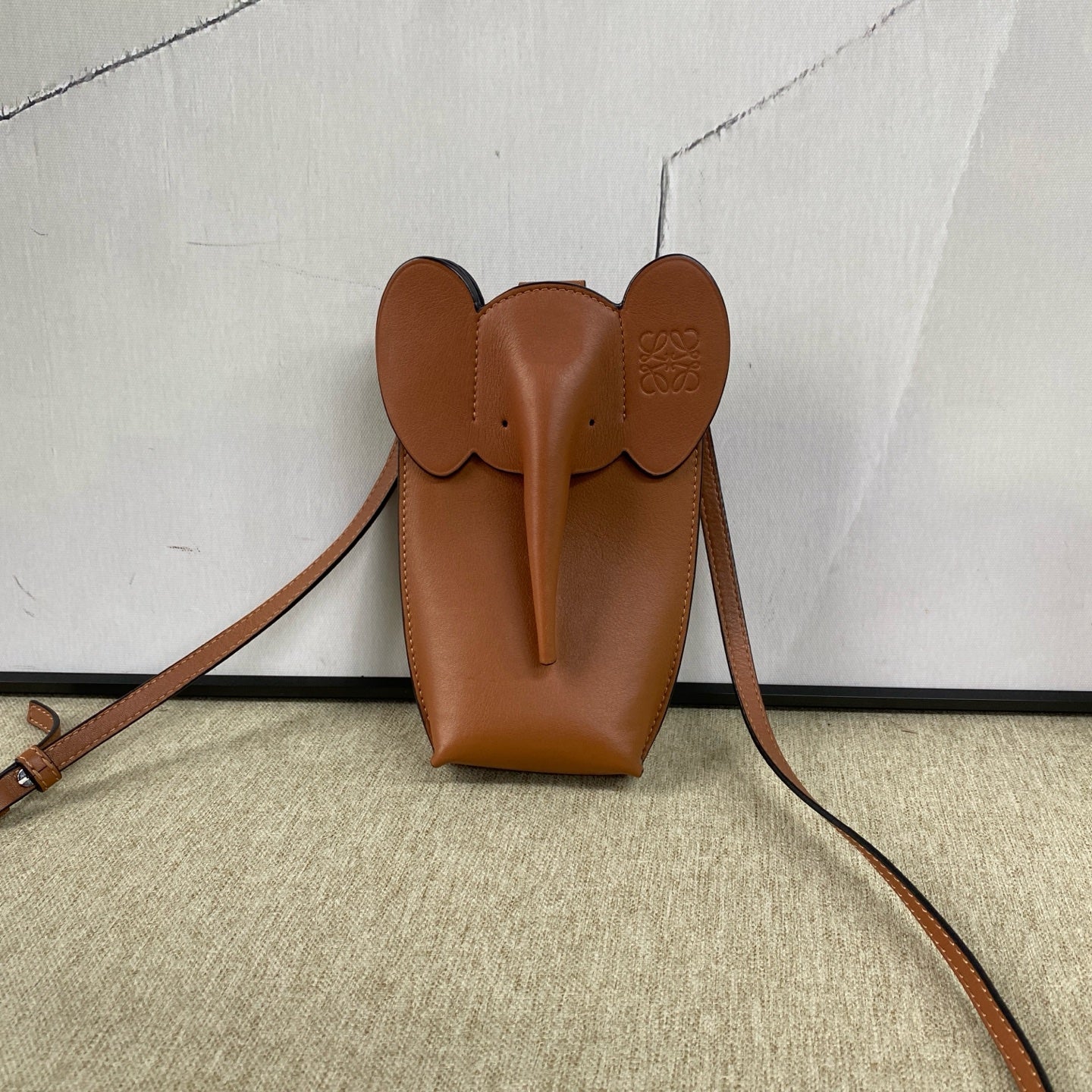 Loewe - Elephant Pocket Bag - Cowhide leather - Brown - (mini)