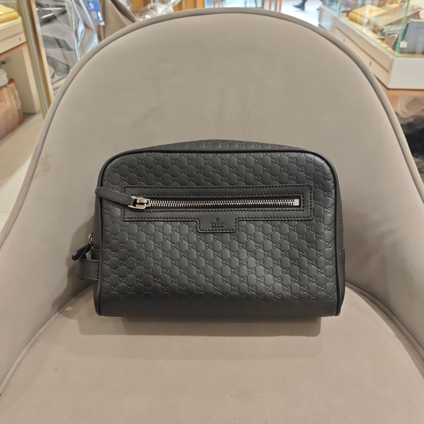 Gucci - Microguccissima Toiletry Pouch - Embossed cowhide leather - Black - (medium)