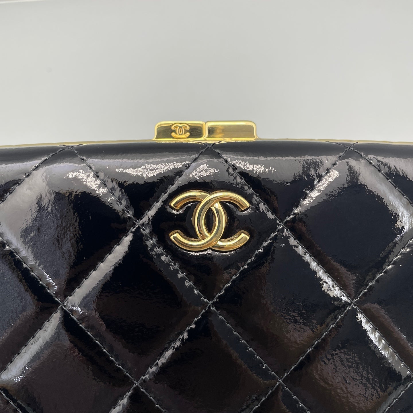 Chanel - Chain Clasp Bag - Patent leather - Black - (Mini)