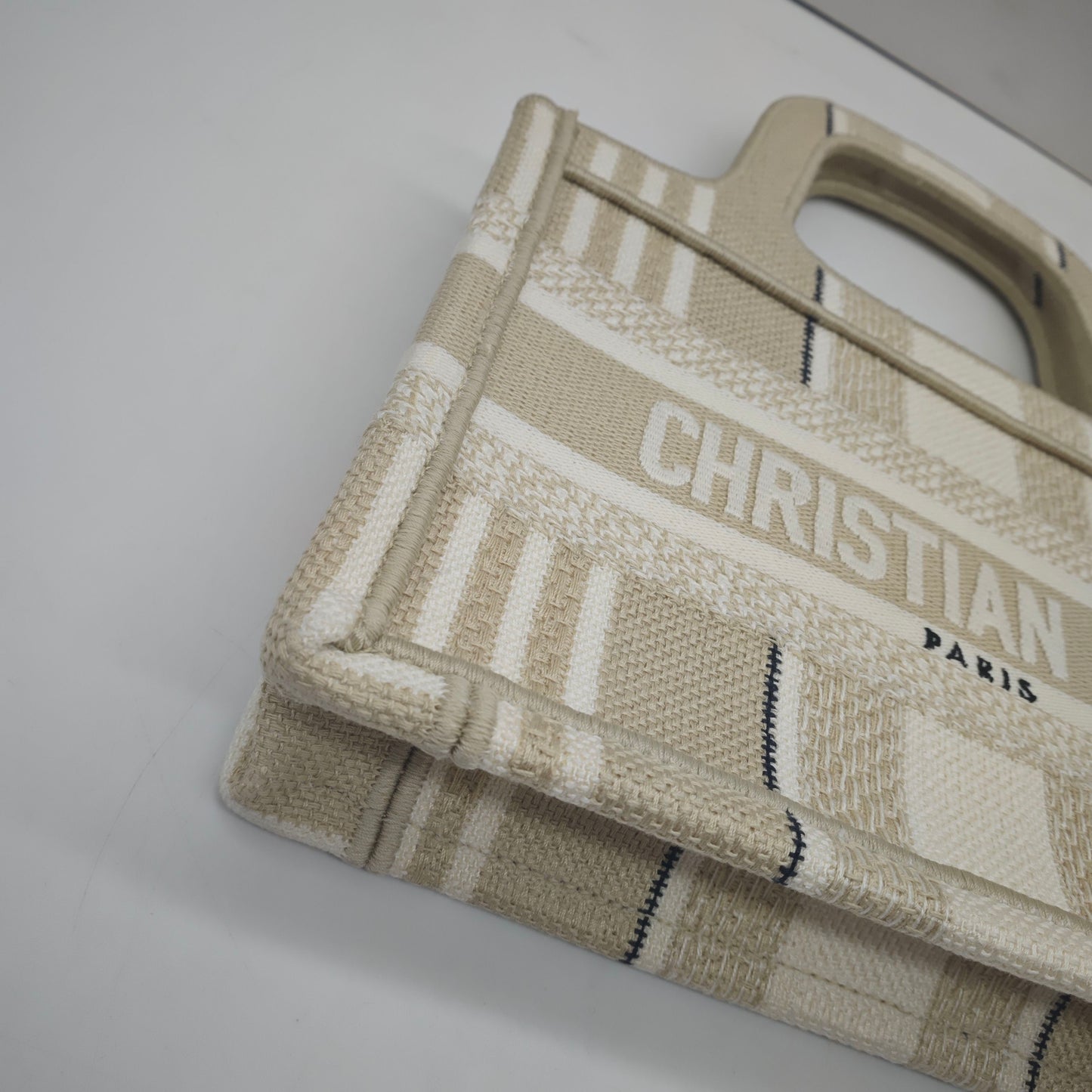 Dior - Book Tote Mini Horizontal - Embroidered cotton textile - Beige - (mini)