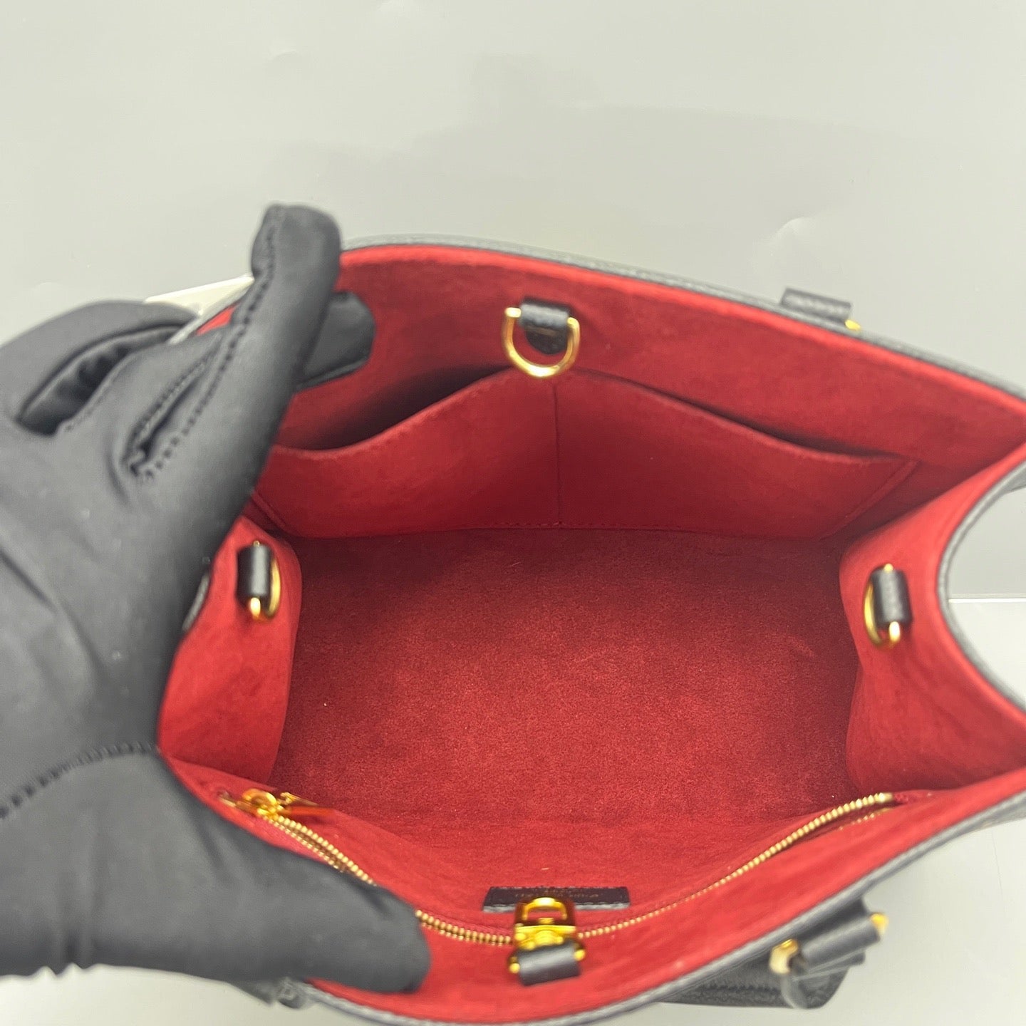 Louis Vuitton - Onthego Small - Leather - Black - (small)