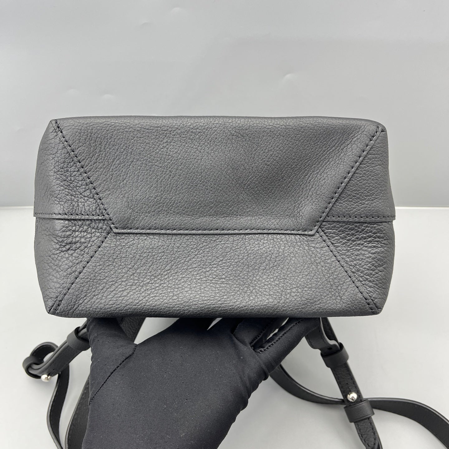 Louis Vuitton - Lockme Backpack - Leather - Black - (small)
