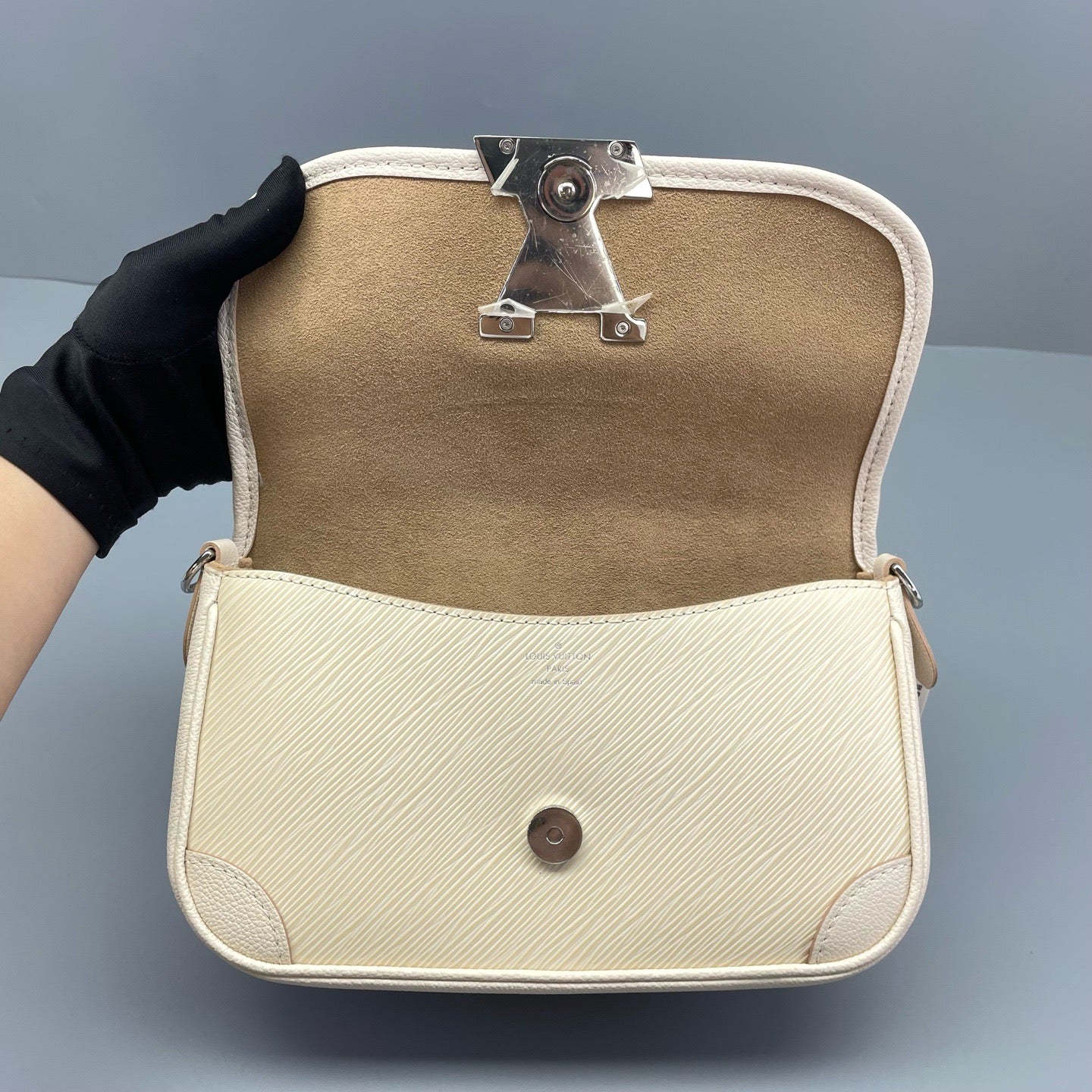 Louis Vuitton - Baguette Shoulder Bag - Epi leather - White - (Small)