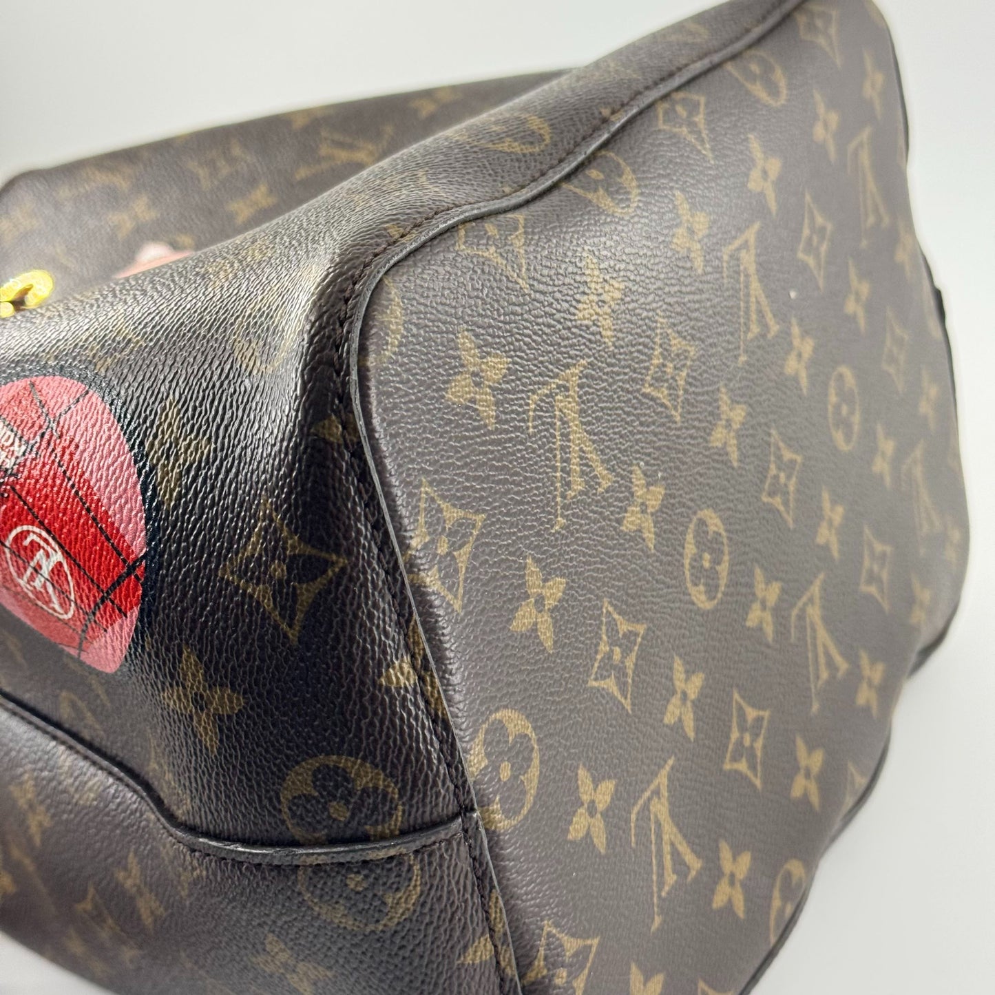 Louis Vuitton - NeoNoé World Tour/Patches - Monogram coated canvas with cowhide leather trim - Brown, Pink, Multicolour - (Medium)