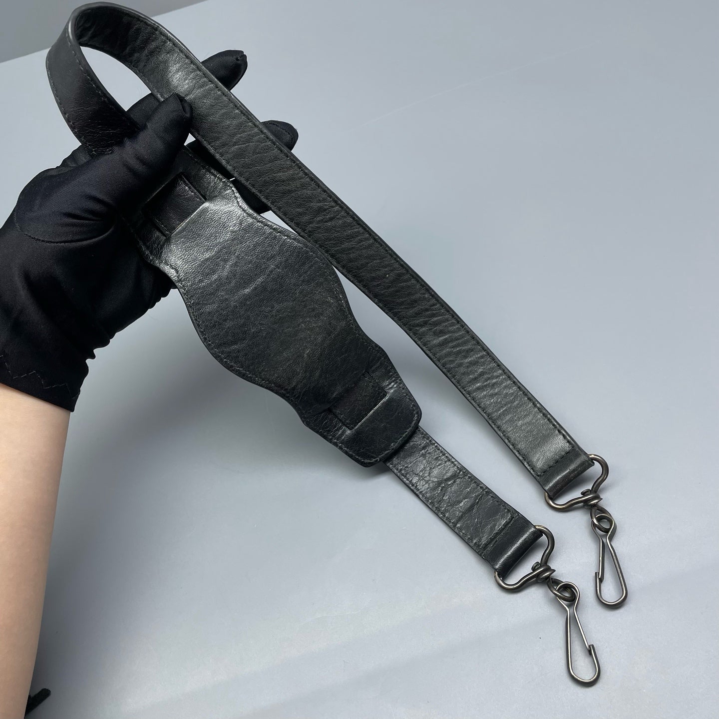 Balenciaga - City Bag - Distressed lambskin leather - Deep Grey - (large)