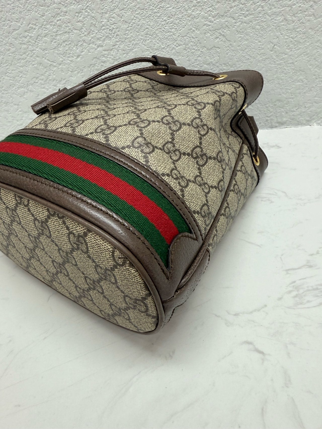 Gucci - Ophidia Small Bucket Bag - GG Supreme canvas with leather trim - Beige and Brown with Red and Green Web stripe - (Small)