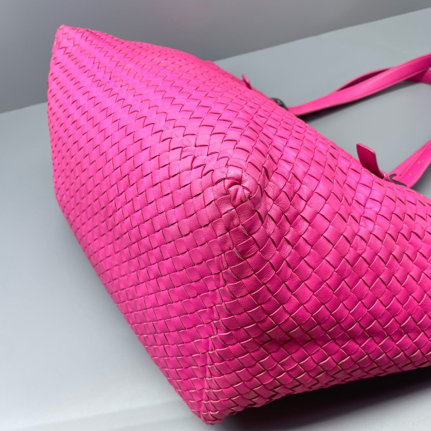 Bottega Veneta - Intrecciato Tote - Leather - Pink - (medium)