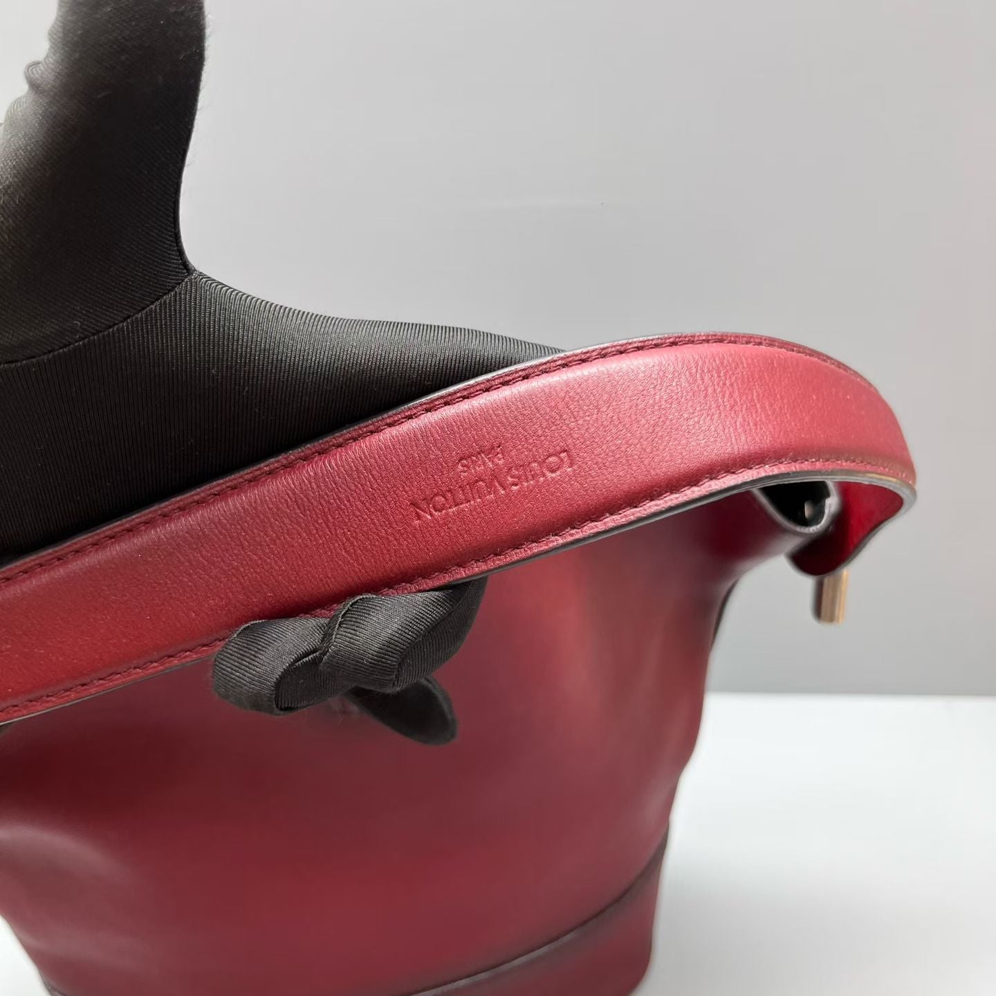 Louis Vuitton - Bucket Bag - Leather - Burgundy - (medium)