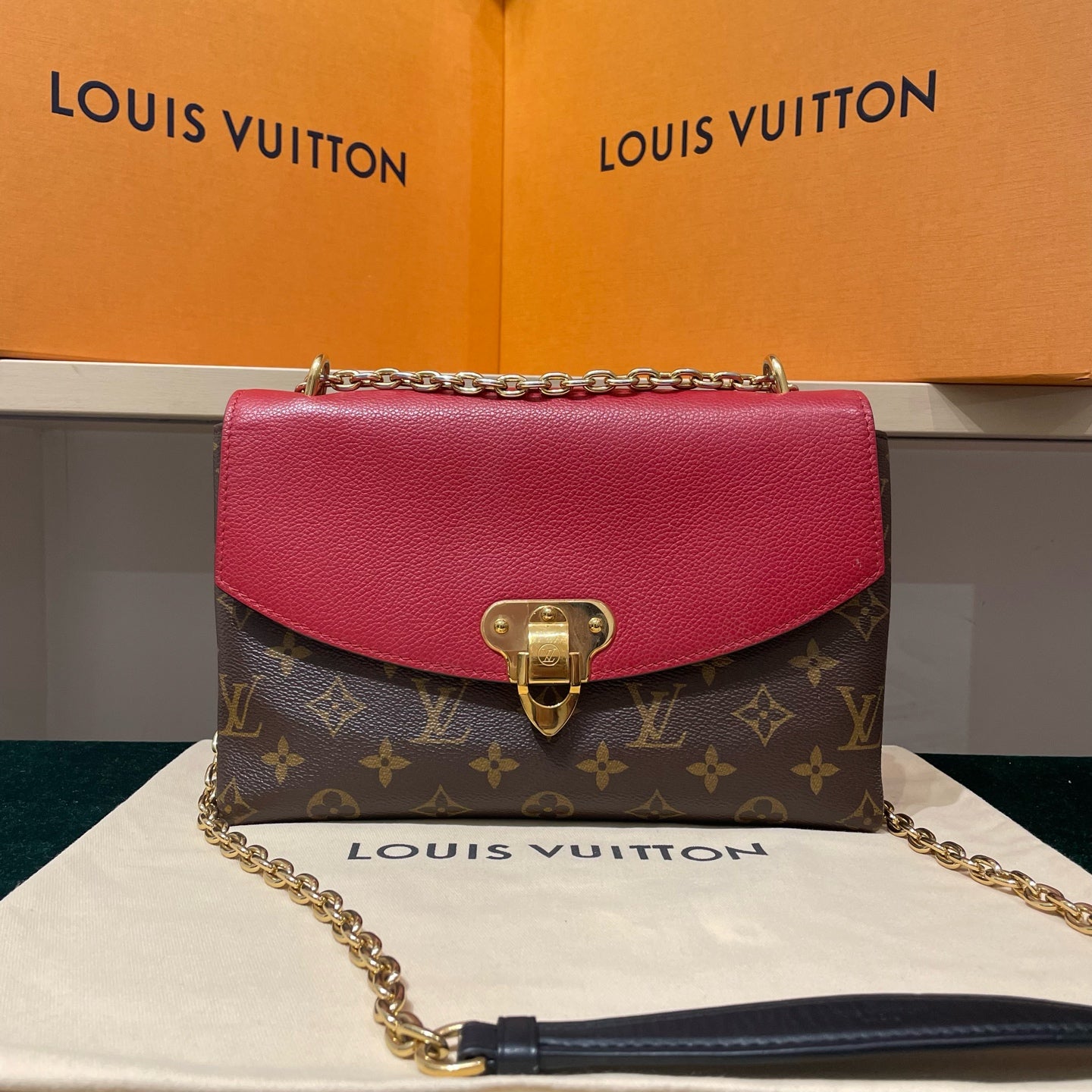 Louis Vuitton - Pochette Métis - Monogram canvas with grained leather trim - Brown with Red flap - (Medium)