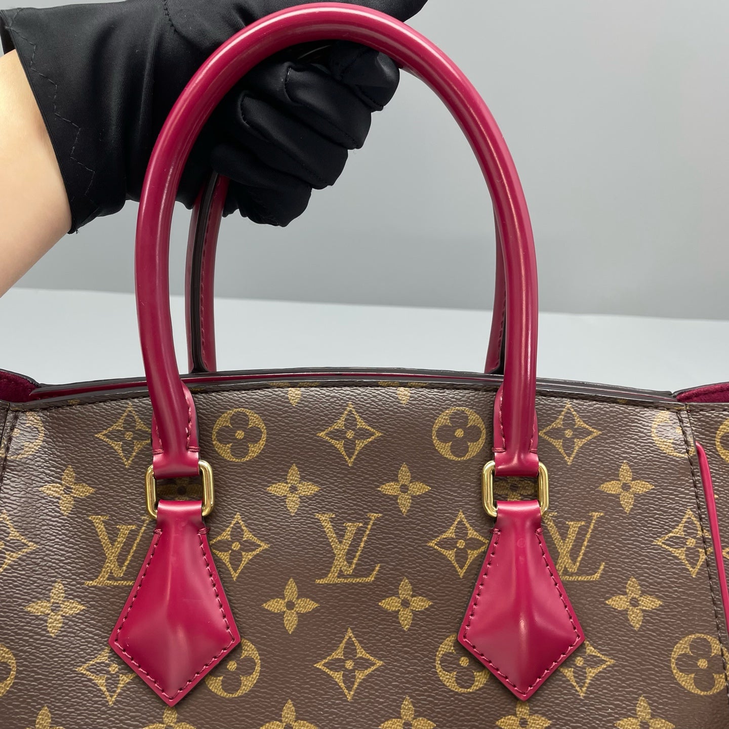 Louis Vuitton - Phenix PM - Monogram coated canvas with fuchsia leather trim - Brown and Fuchsia - (medium)