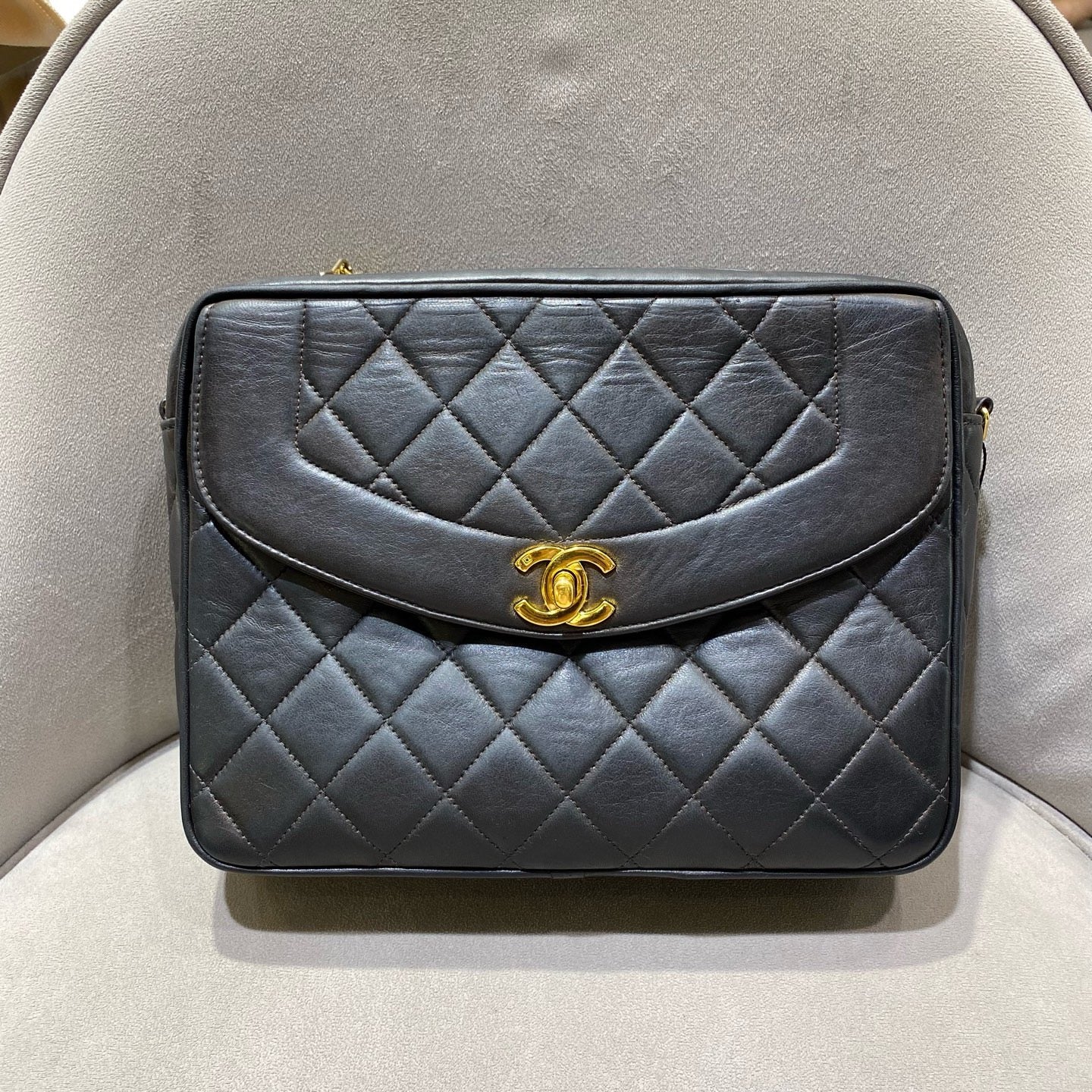 Chanel - Vintage Tassel Camera Bag - Lambskin leather - Black - (Small)