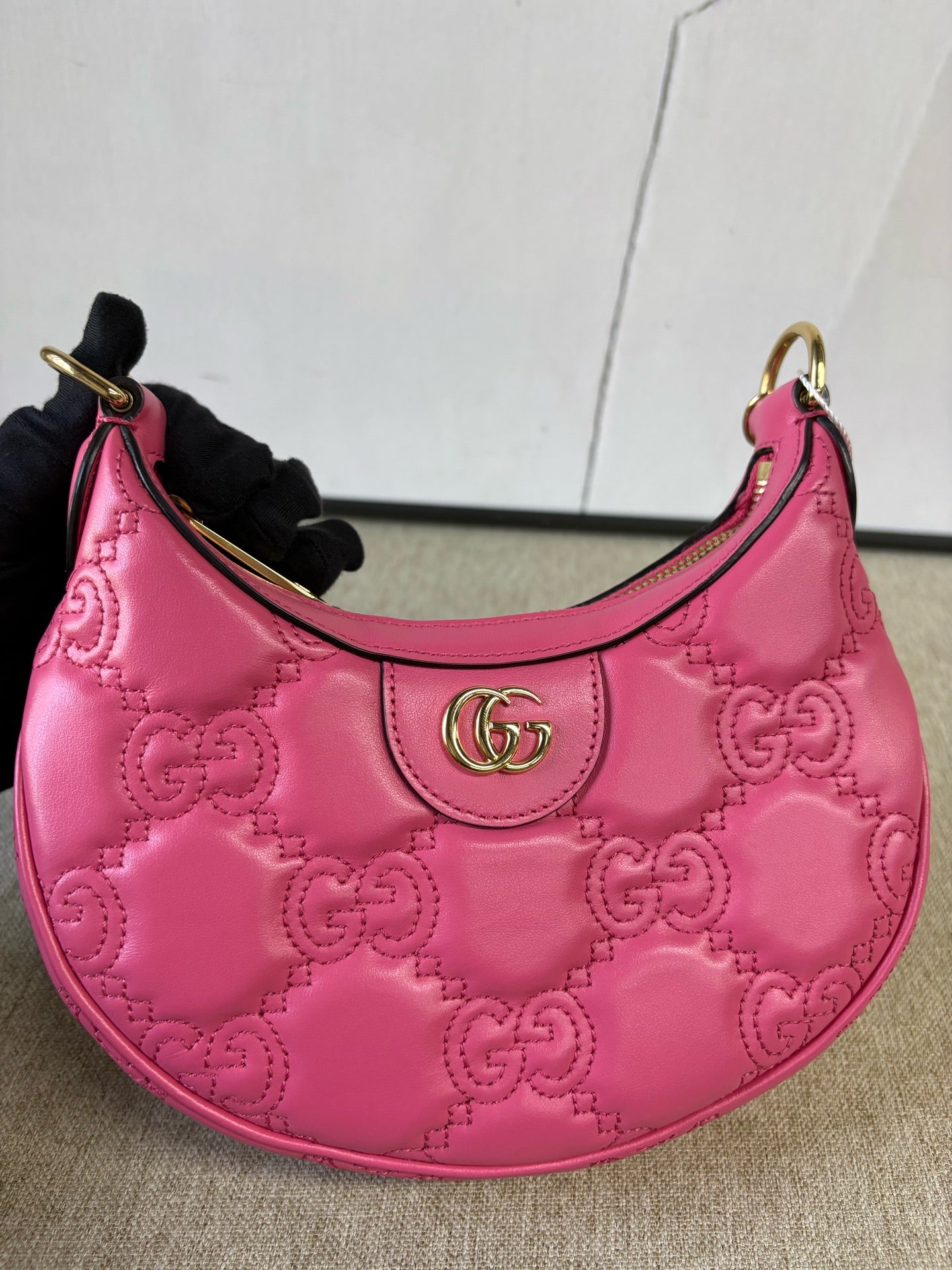 Gucci - Matelassé Half-Moon Bag - Leather - Pink - (Mini)