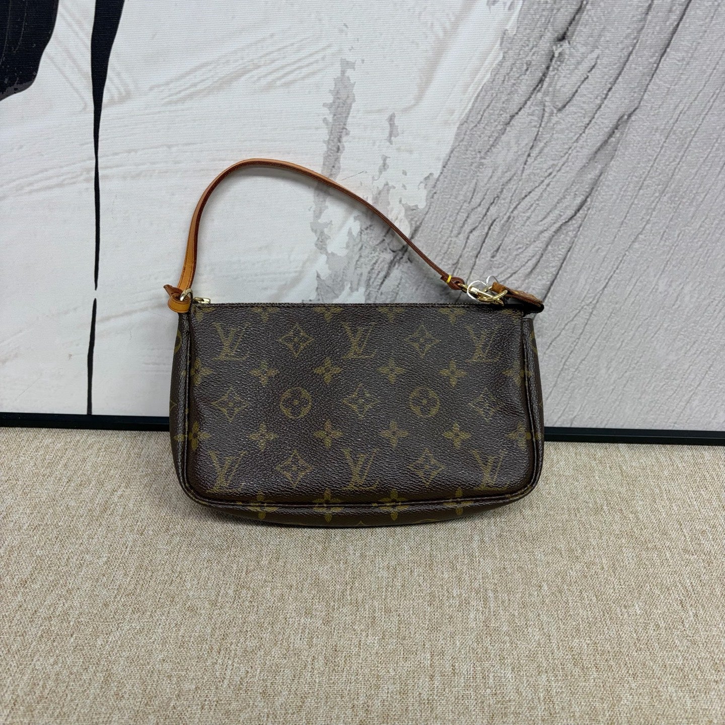 Louis Vuitton - Pochette Accessoires - Monogram coated canvas with Vachetta leather trim - Brown - (mini)