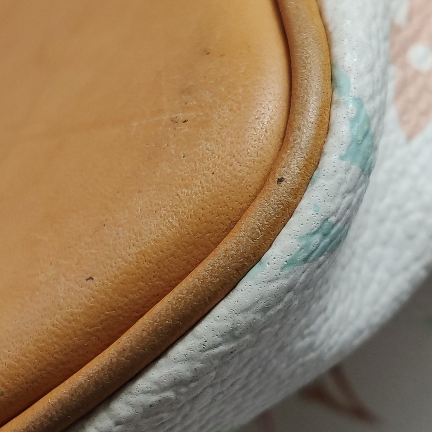 Louis Vuitton - Noé Multicolore - Monogram Multicolore coated canvas with Vachetta leather trim - White with Multicolour monogram, Natural (Vachetta) - (medium)