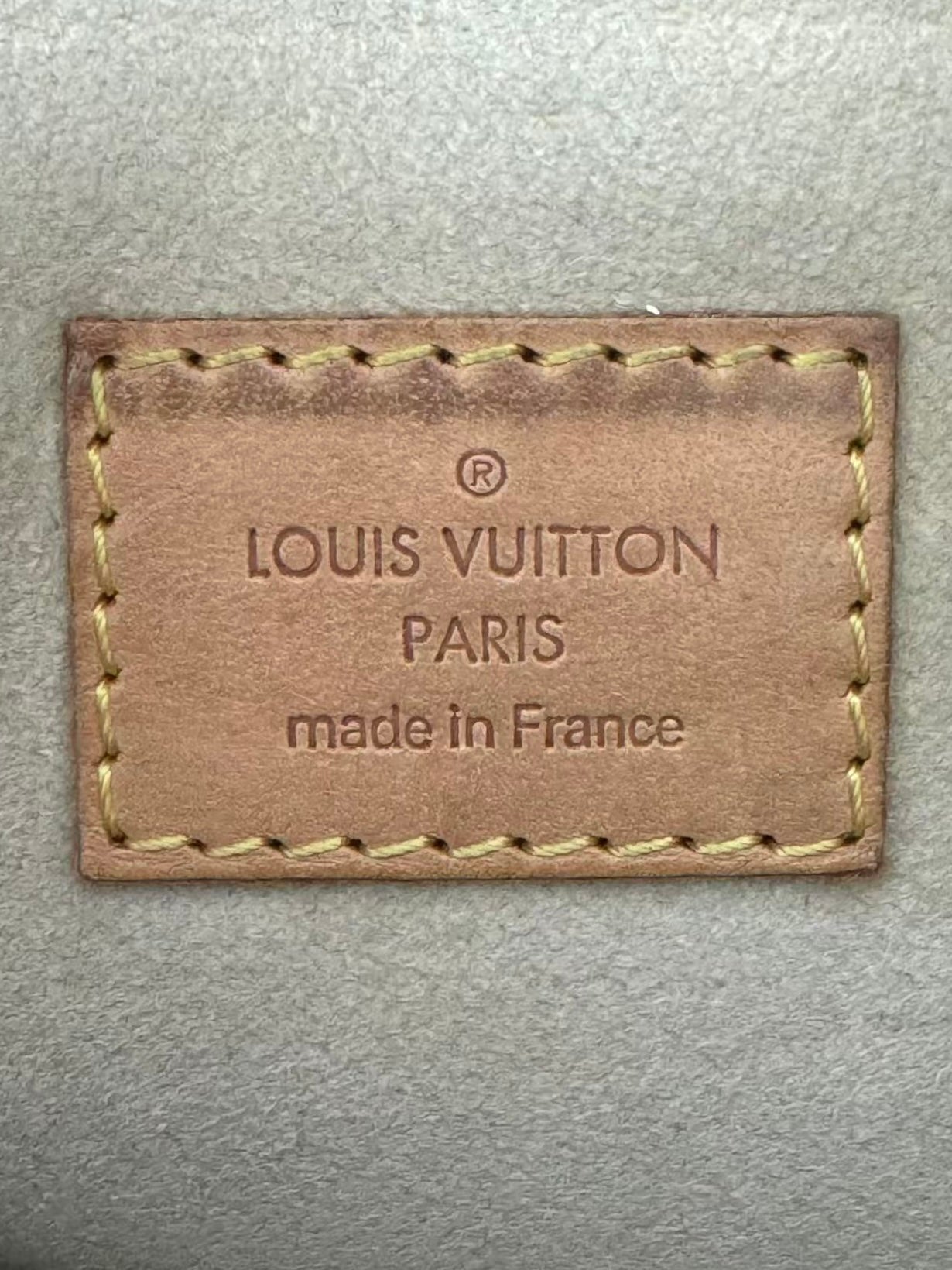 Louis Vuitton - Manhattan - Monogram canvas with Vachetta leather trim - Brown - (Medium)