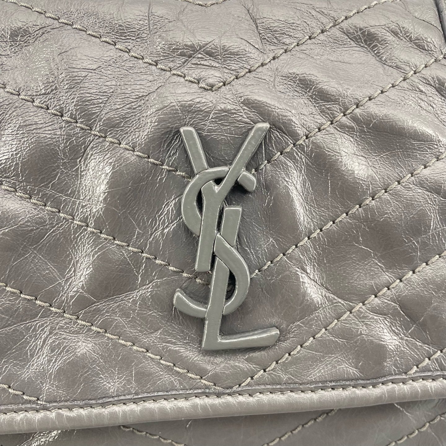 Saint Laurent - Niki Baby - Crinkled vintage leather - Grey - (Small)