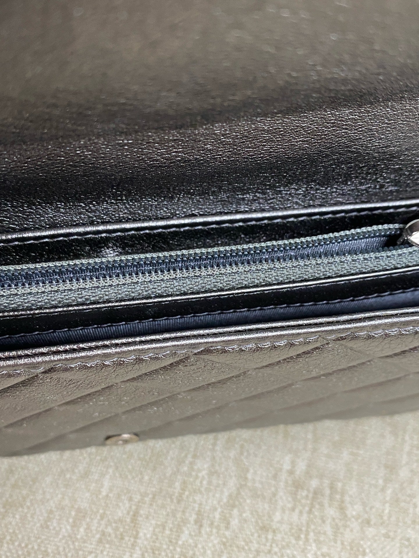 Chanel - Classic Flap Long Wallet - Metallic calfskin leather - Metallic Grey - (Standard)