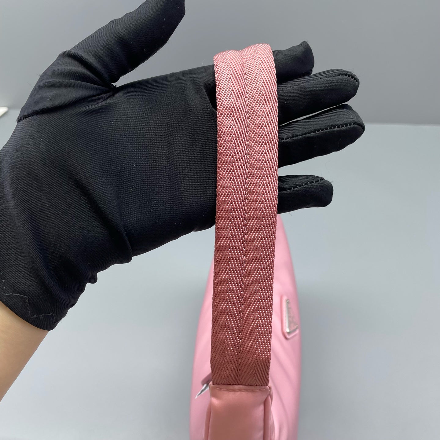 Prada - Re-Edition 2000 Nylon Shoulder Bag - Nylon - Pink - (mini)