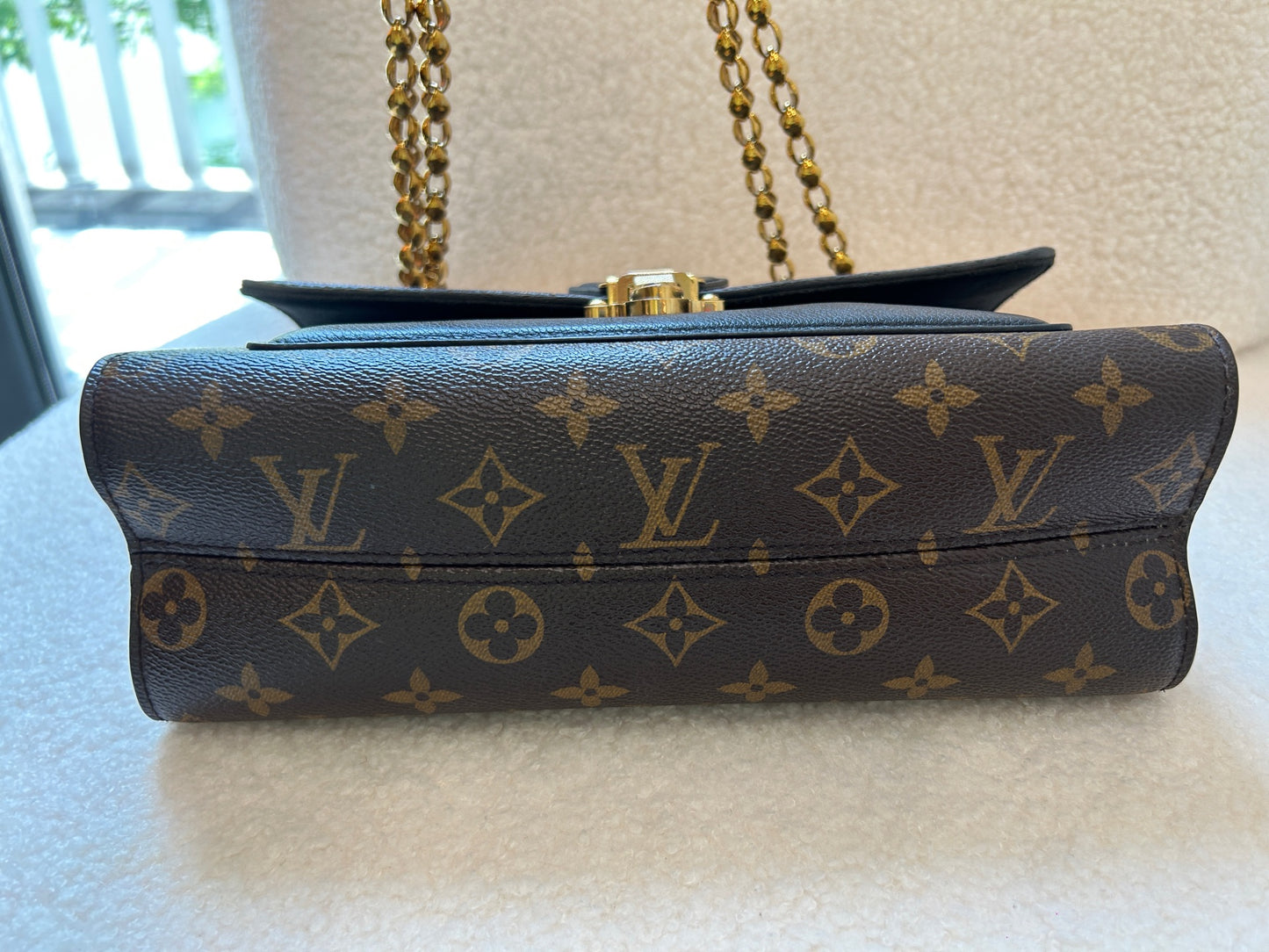 Louis Vuitton - Victoria Chain Bag - Monogram coated canvas with grained leather - Brown and Black - (small)