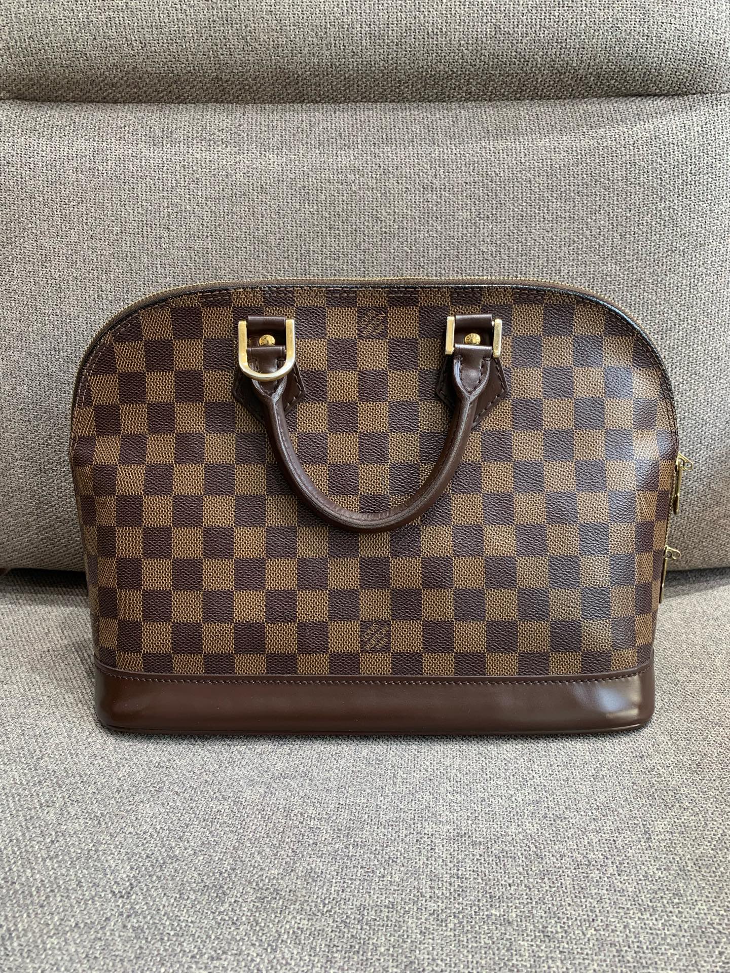 Louis Vuitton - Alma PM - Damier Ebene coated canvas with leather trim - Brown - (medium)