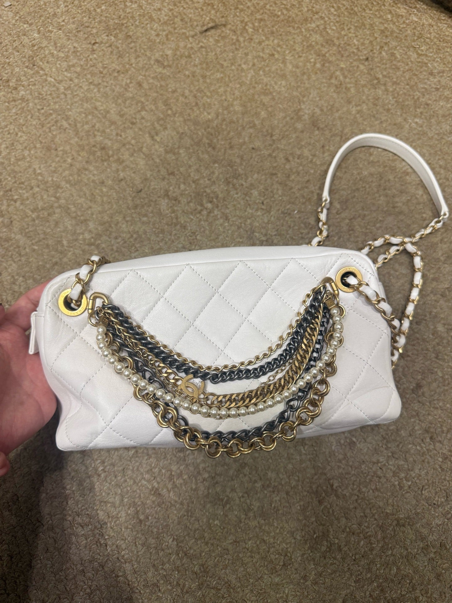 Chanel - Egypt Series Pearl Tassel Camera Bag - Lambskin leather - White - (small)