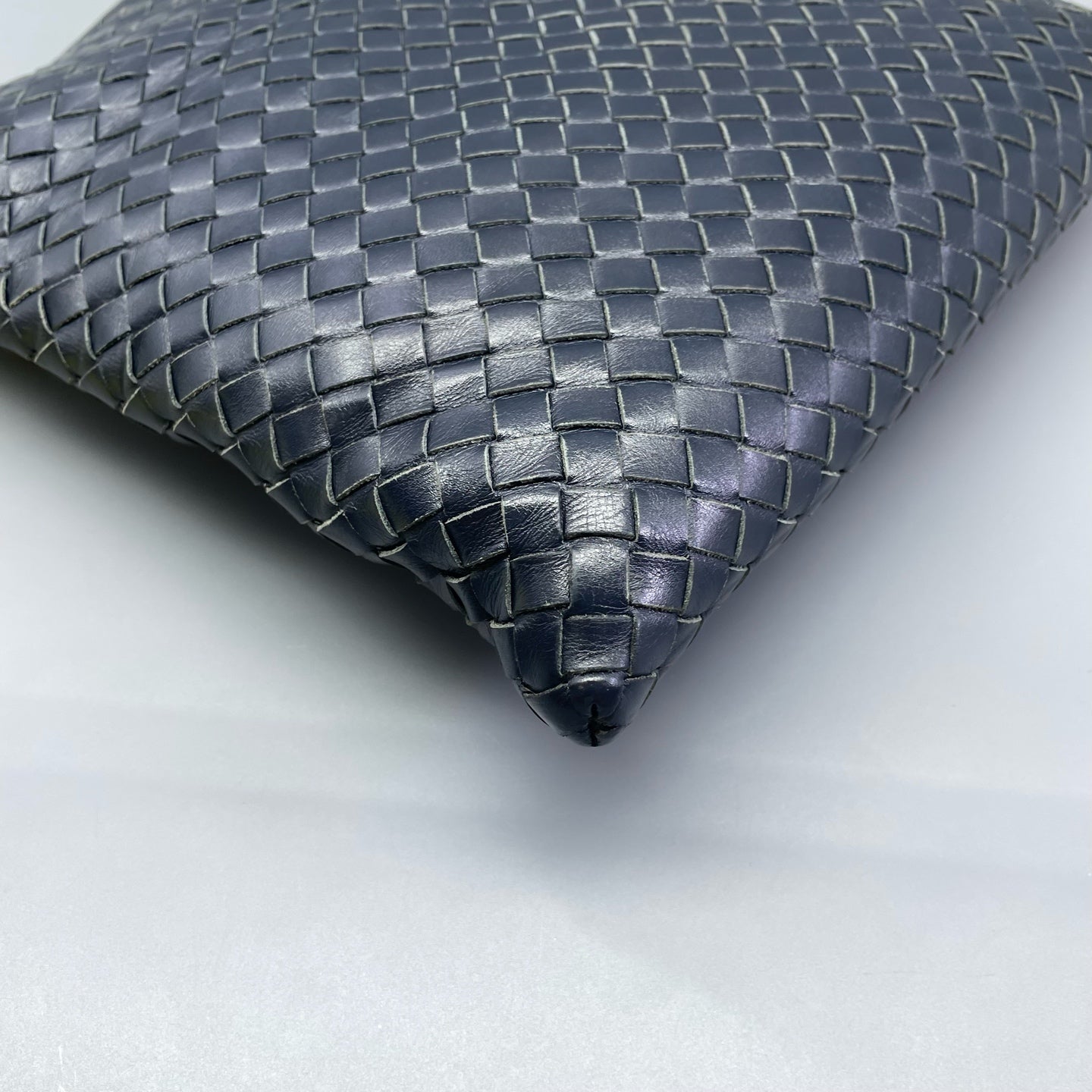 Bottega Veneta - Intrecciato Crossbody Bag - Leather - Navy - (medium)