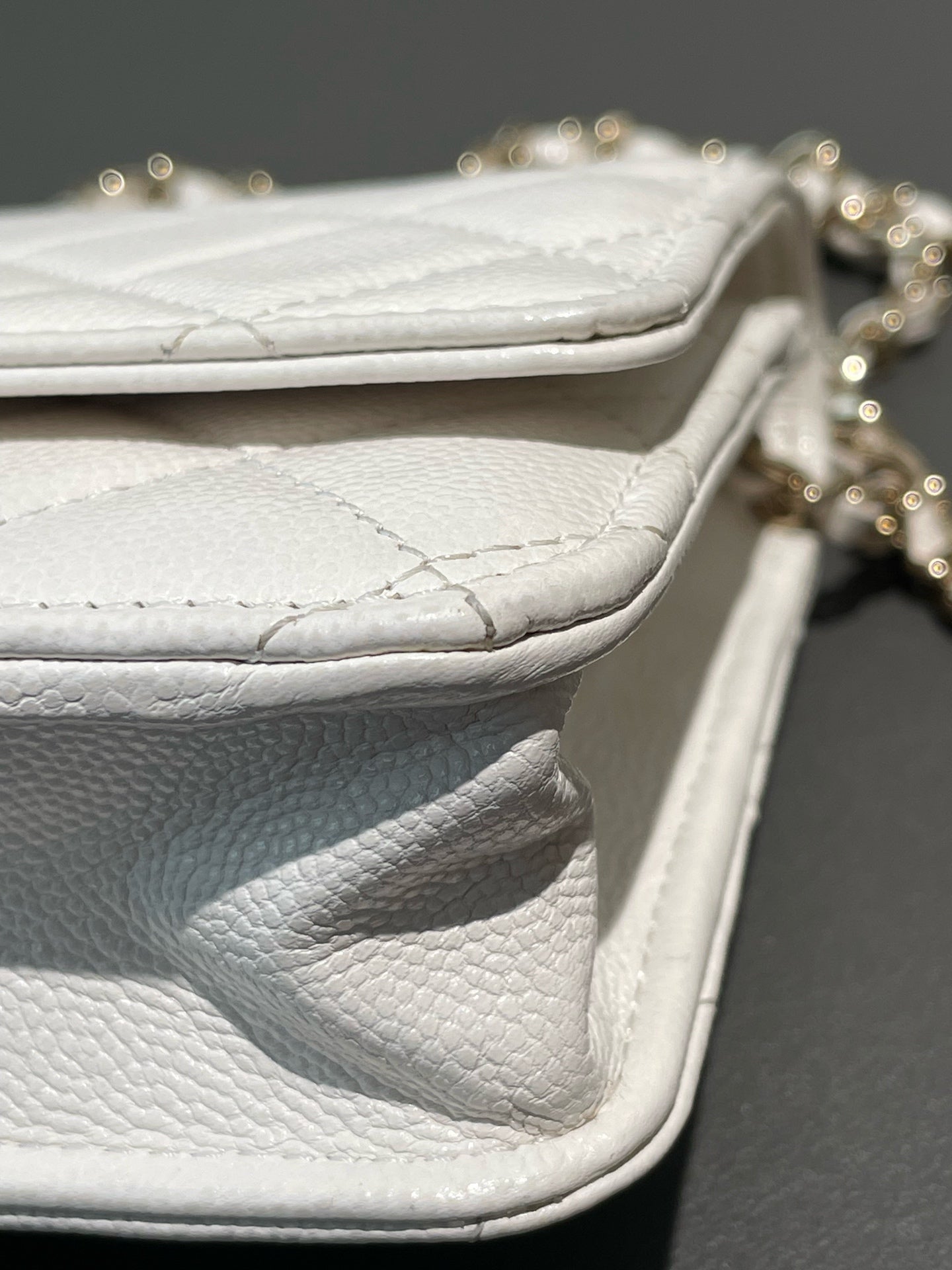 Chanel - Wallet on Chain (WOC) - Grained calfskin leather - White with Light Gold-Tone Hardware - (mini)