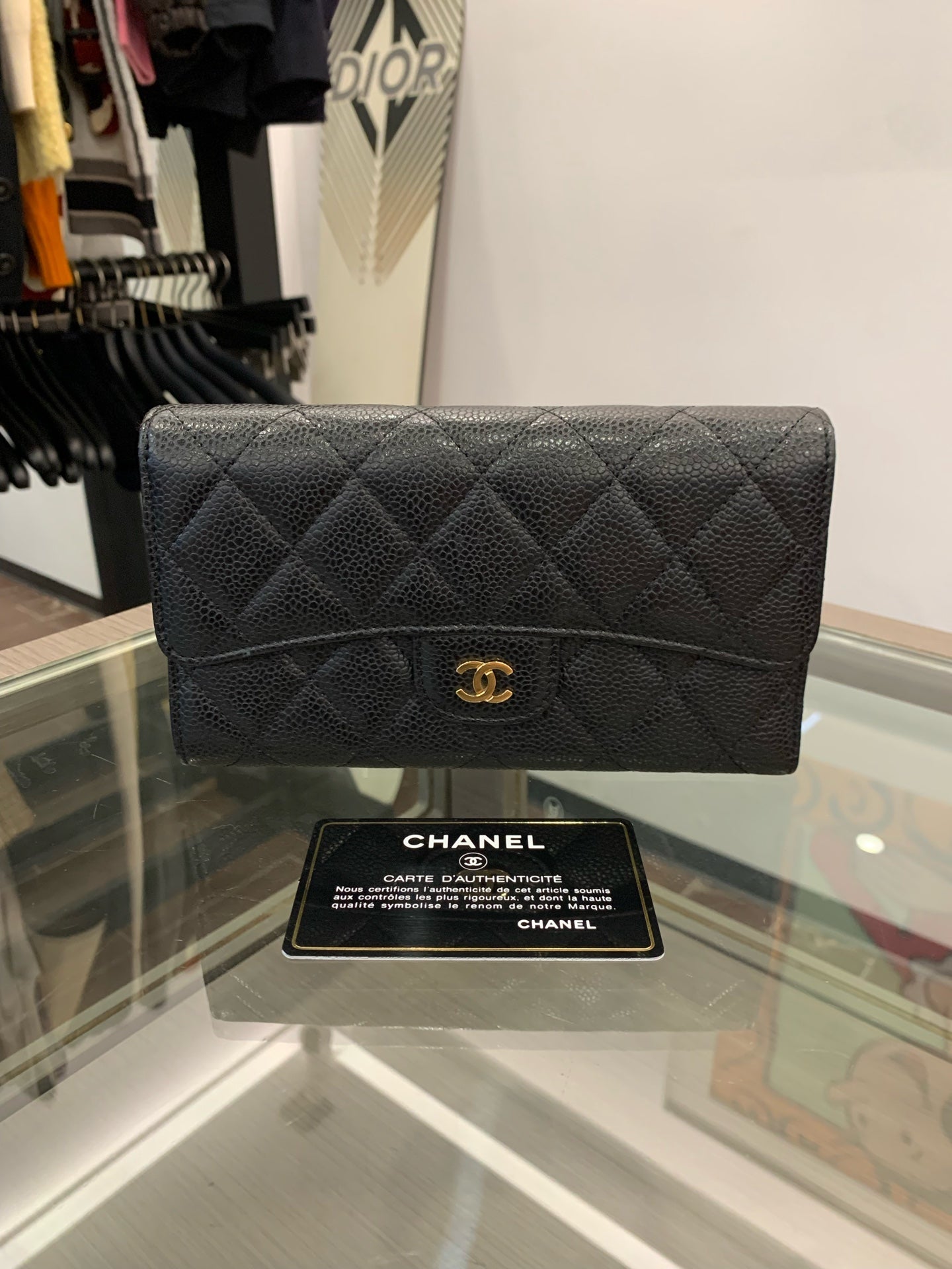 Chanel - Classic Flap Tri-Fold Wallet - Caviar leather - Black with Gold-Tone Hardware - (Medium)