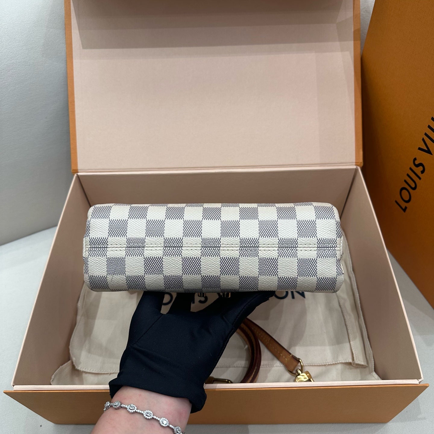 Louis Vuitton - Pochette Métis Style Tassel Bag - Damier Azur coated canvas with natural cowhide leather (Vachetta) trim - White - (small)