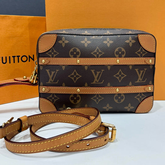 Louis Vuitton - Soft Trunk Pouch - Monogram coated canvas with Vachetta leather trim - Brown - (small)
