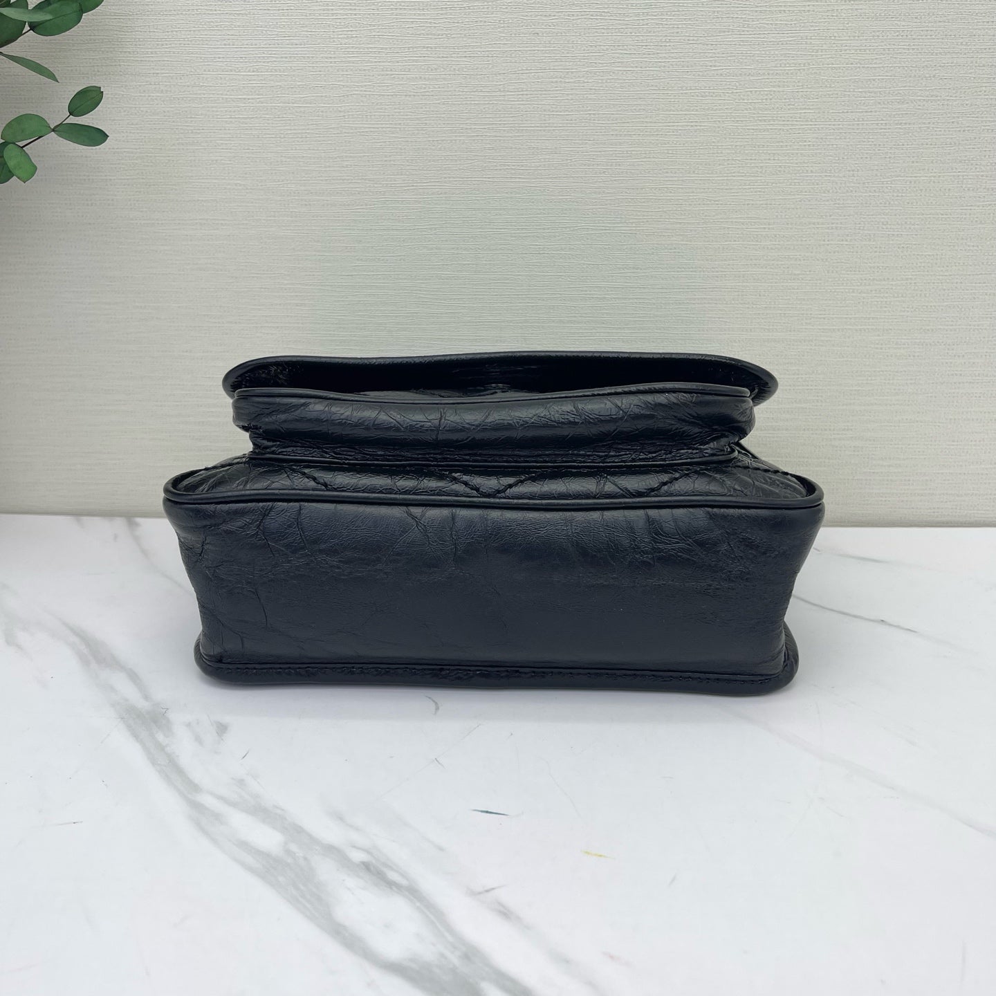 Saint Laurent - Niki Chain Bag - Crinkled vintage leather - Black - (small)