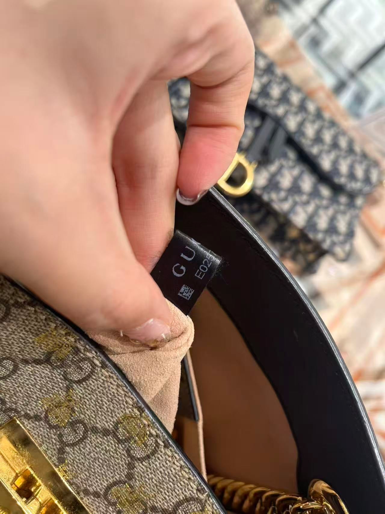 Gucci - Padlock GG Supreme Bee Shoulder Bag - GG Supreme coated canvas with leather trim - Multicolour - (Medium)