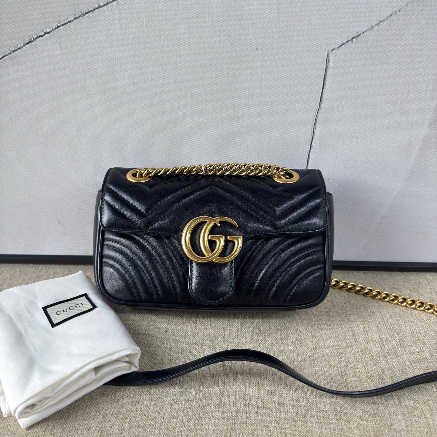 Gucci - GG Marmont Matelassé Mini Bag - Leather - Black with Gold-Tone Hardware - (mini)