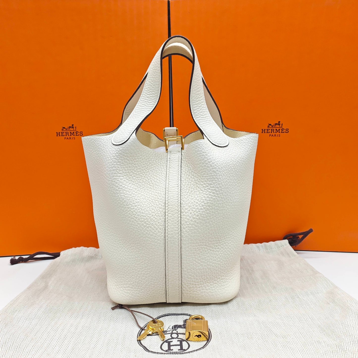 Hermès - Picotin Lock 18 - Togo leather - Creamy White with Gold-Tone Hardware - (mini)