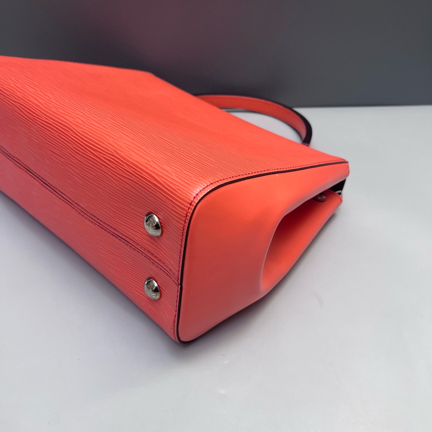 Louis Vuitton - Cluny - Leather - Orange - (medium)