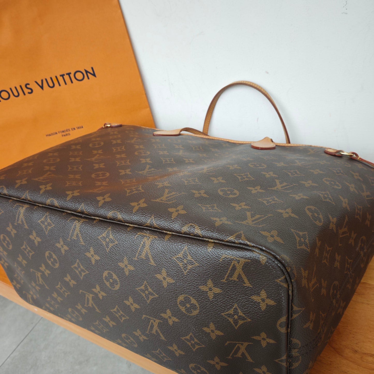 Louis Vuitton - Neverfull GM - Monogram coated canvas with natural cowhide leather trim - Brown - (Large)