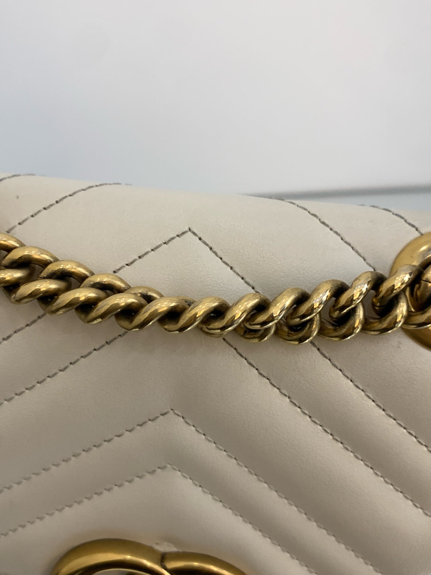 Gucci - GG Marmont Mini Matelassé Shoulder Bag - Leather - White with Gold-Tone Hardware - (mini)