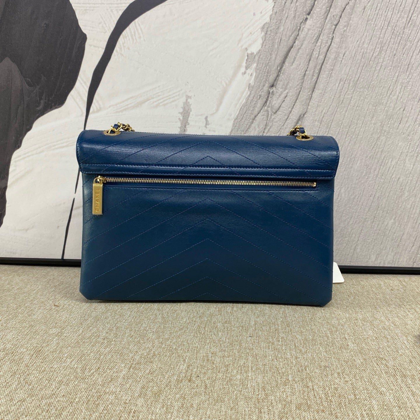 Chanel - V-Stitch Envelope Flap Bag - Calfskin leather - Blue - (Medium)