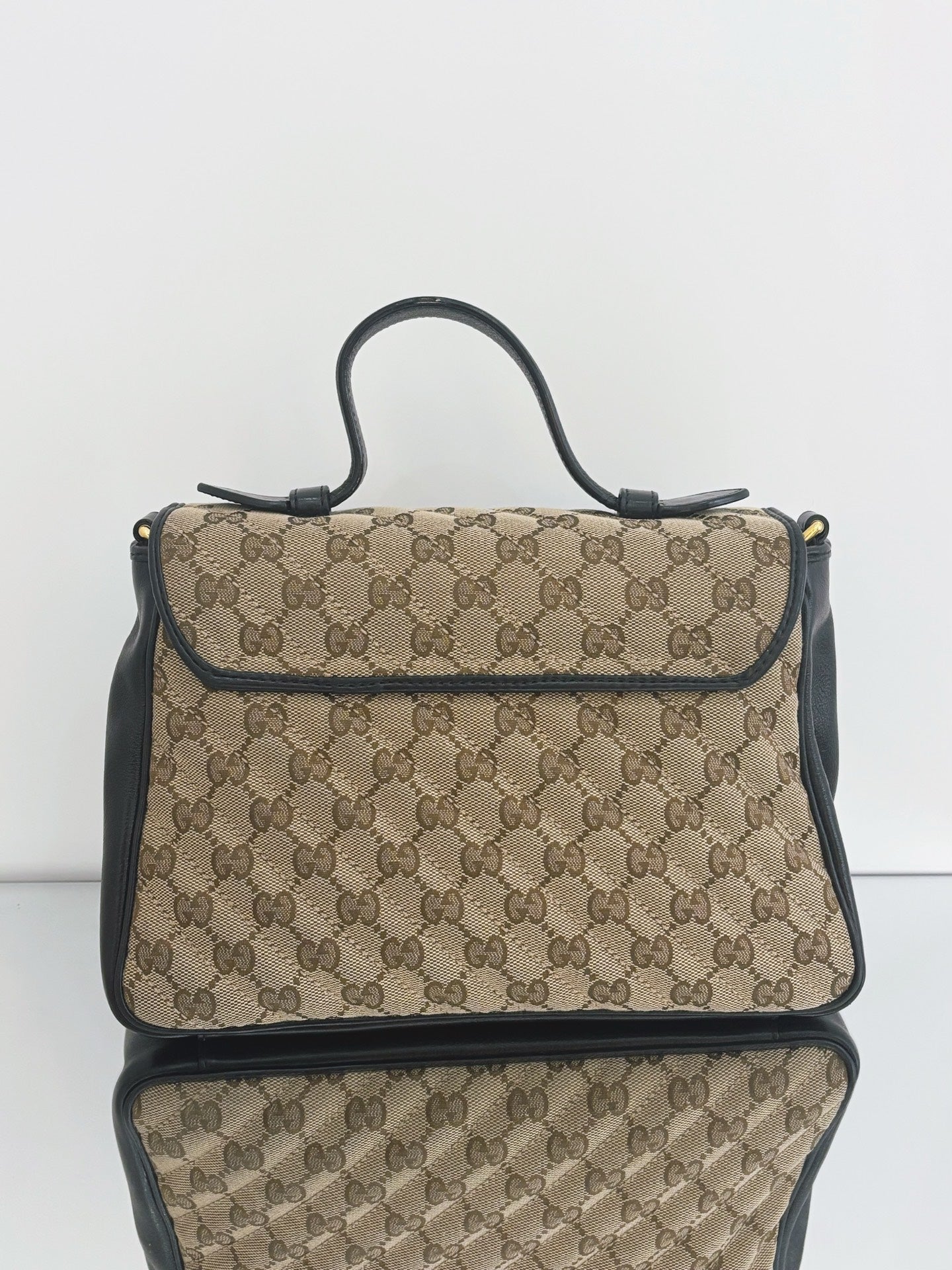 Gucci - Marmont Top Handle Messenger Bag - GG Supreme coated canvas with leather trim - Beige and Black with Gold-tone hardware - (Medium)