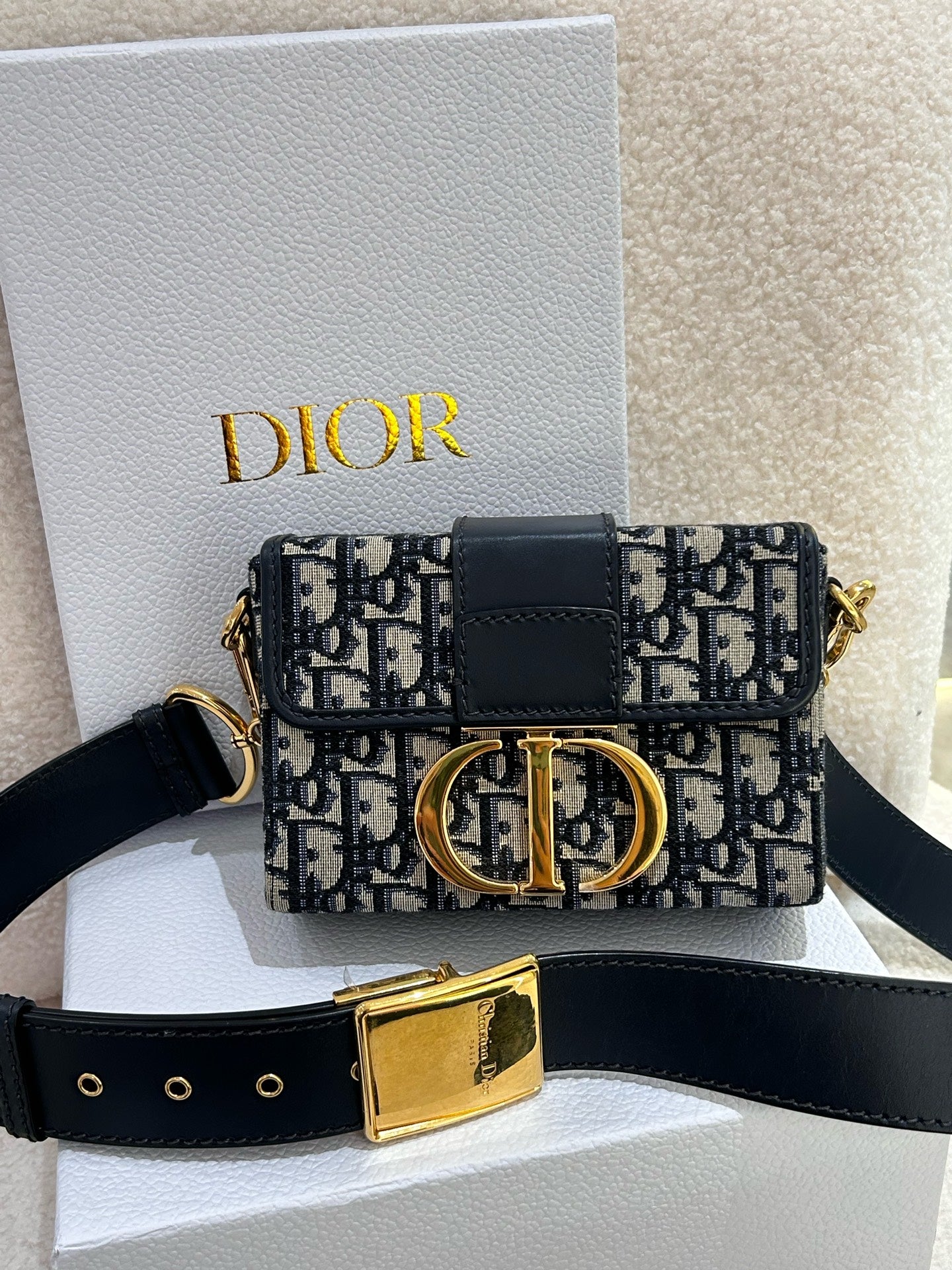 Dior - Montaigne Box Bag - Dior Oblique jacquard canvas with calfskin leather trim - Navy and Beige with Gold-Tone Hardware - (mini)