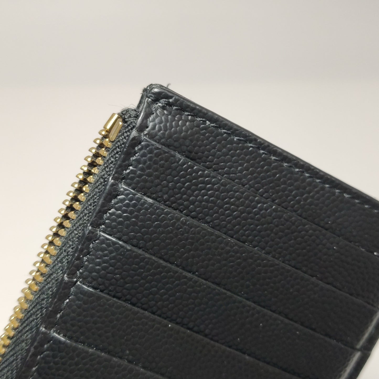 Saint Laurent - MONOGRAM MATELASSE Zippered Card Case 607915BOW011000 - Grained leather - Black - (Small)