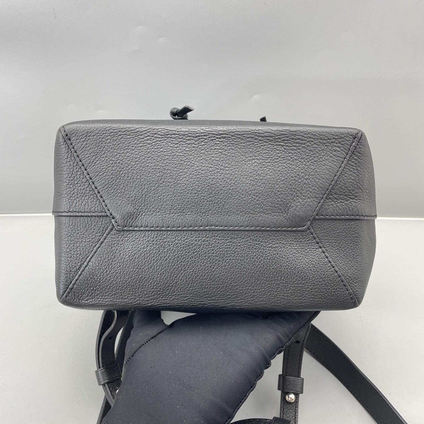 Louis Vuitton - Lockme Backpack - Leather - Black - (Medium)