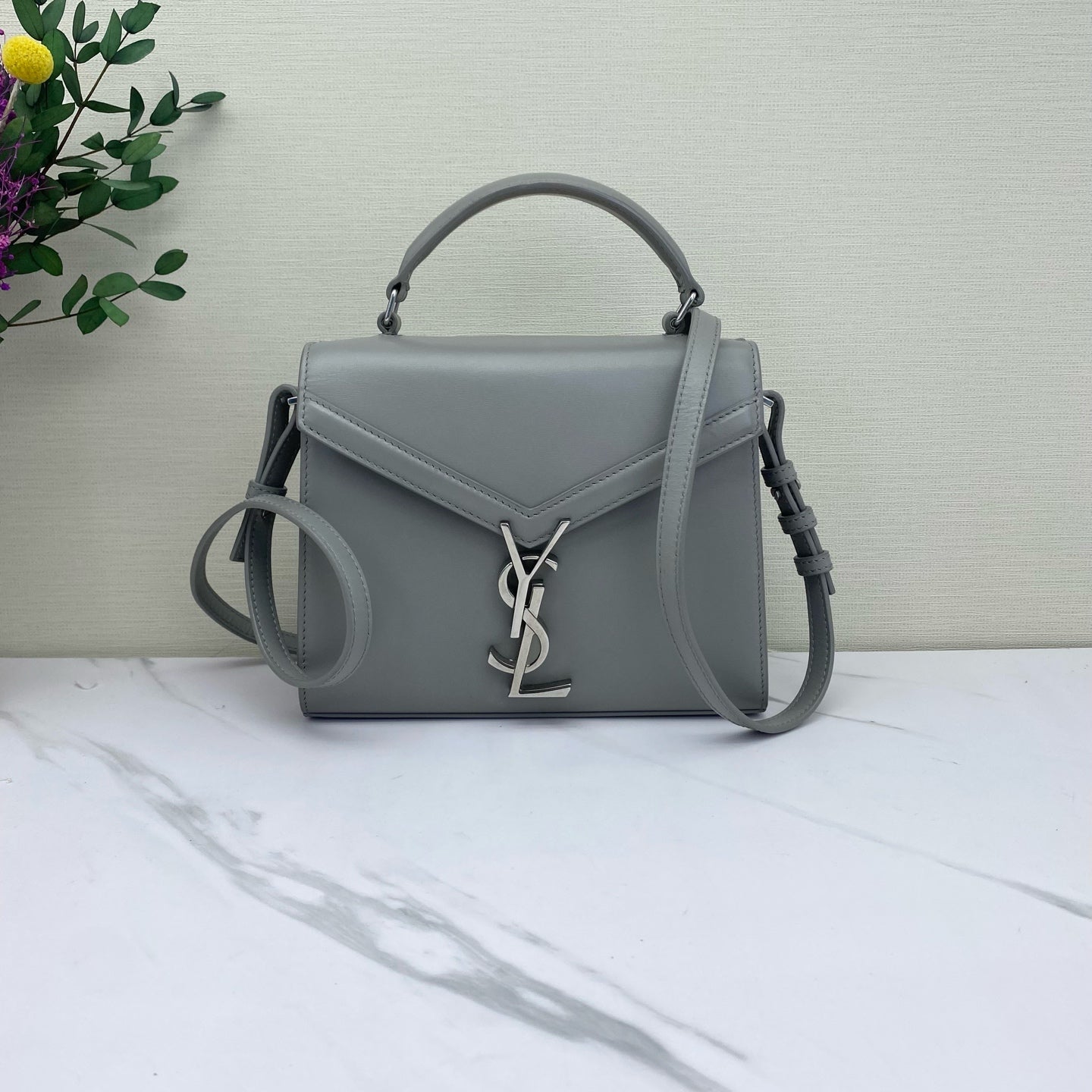 Saint Laurent - Cassandra Top Handle Bag - Smooth Cowhide Leather - Grey Silver - (small)