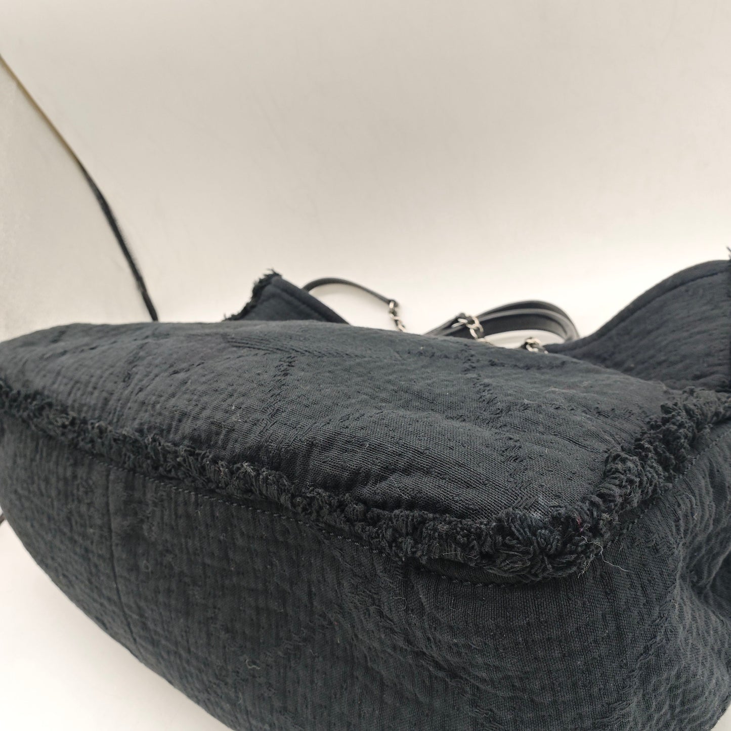 Chanel - Tweed Beach Tote - Tweed fabric with leather handles - Black - (large)