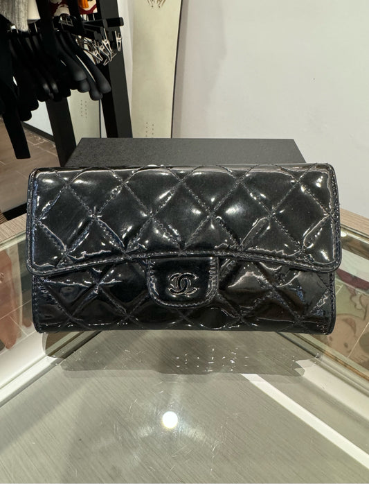 Chanel - Classic Flap Long Wallet - Patent leather - Black - (Medium)