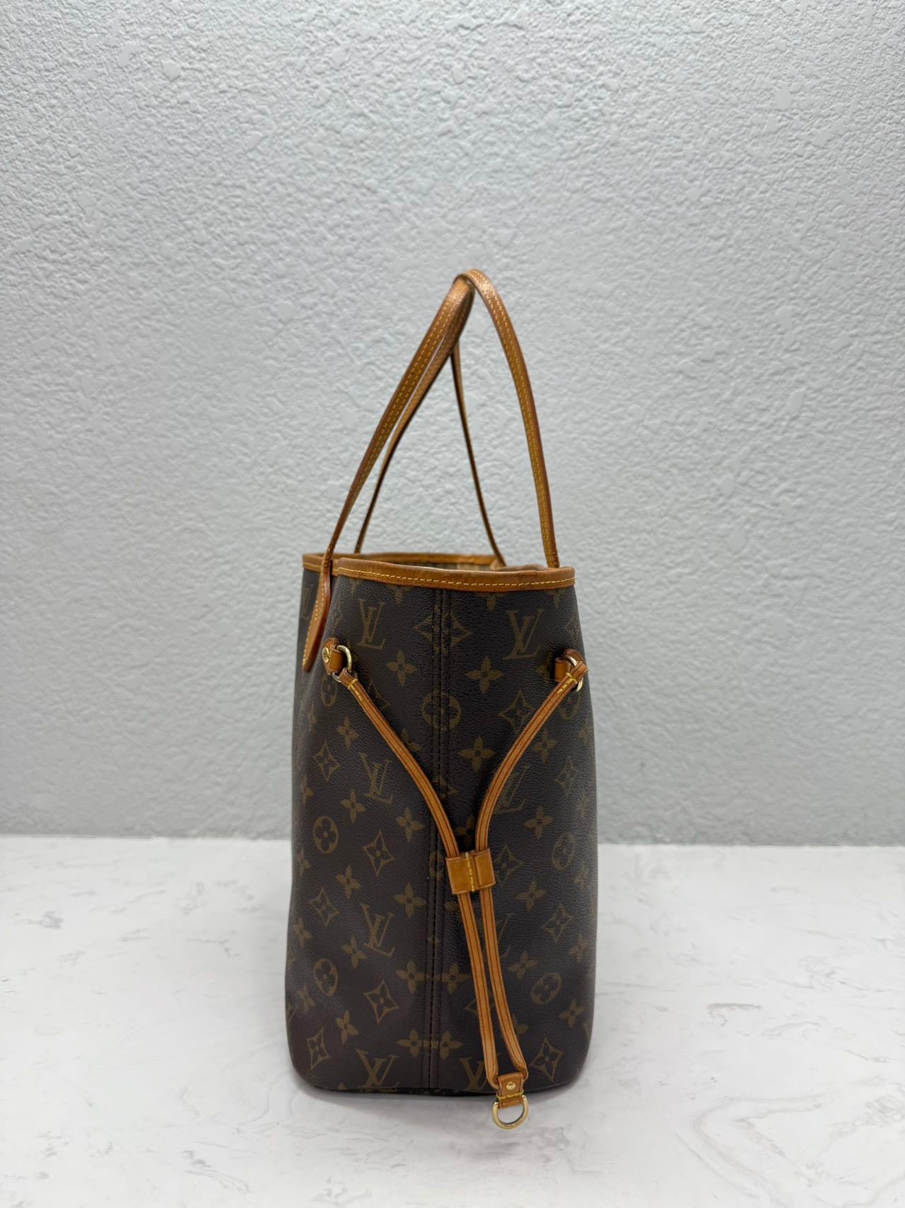 Louis Vuitton - Neverfull MM - Monogram coated canvas with natural cowhide leather trim - Brown - (Medium)