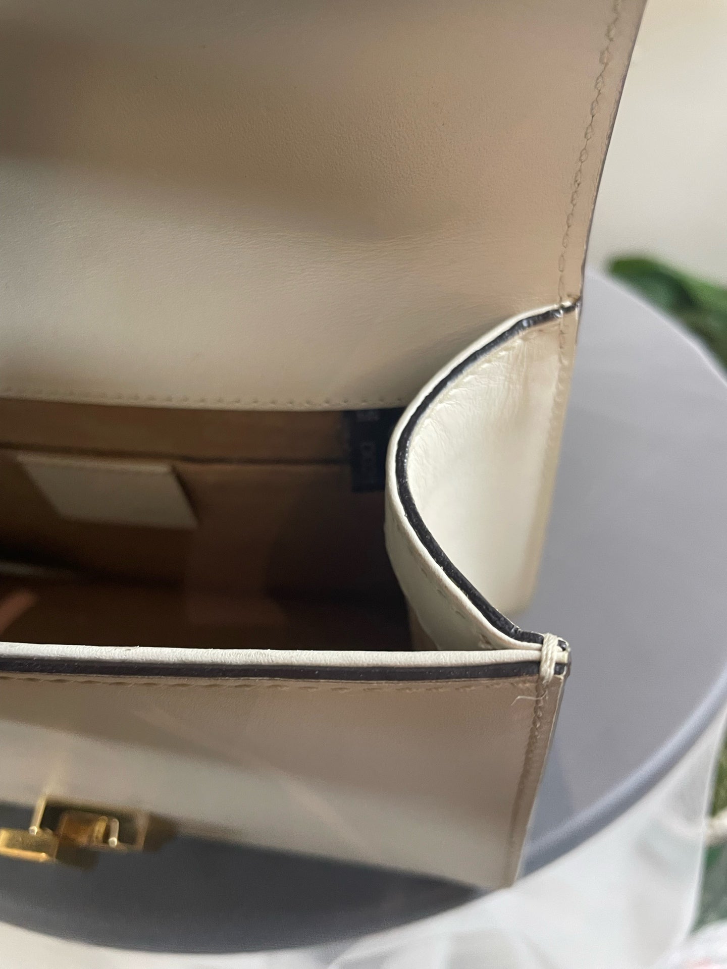 Gucci - Sylvie Small Shoulder Bag - Leather - White - (Small)