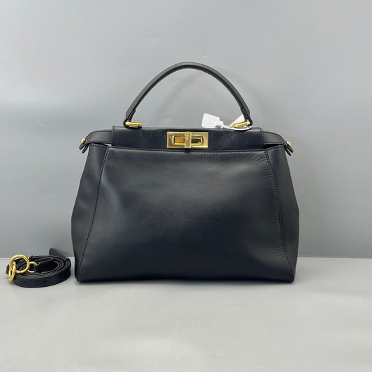 Fendi - Peekaboo - Leather - Black - (Medium)