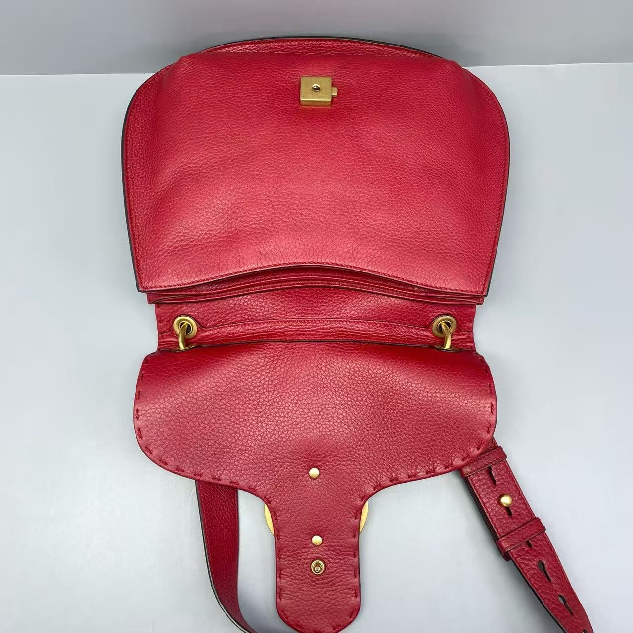 Gucci - Double G Tiger Head Saddle Bag - Grained leather - Red - (Medium)
